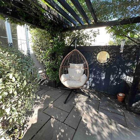 Private Garden Oasis In Central Bristol Exterior foto